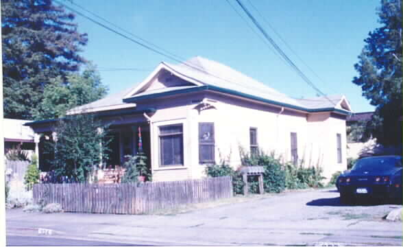 934 Clark St in Santa Rosa, CA - Building Photo