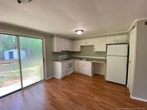 618 Dashland Dr in Fayetteville, NC - Foto de edificio - Building Photo