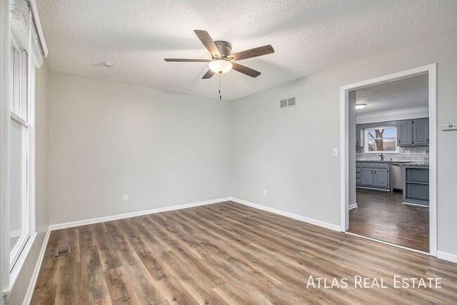 5711 W 157th Terrace in Overland Park, KS - Building Photo - Building Photo