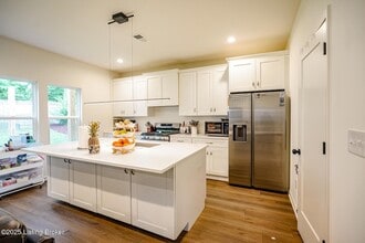 7707 Cottage Cove Way, Unit 2 in Louisville, KY - Building Photo - Building Photo