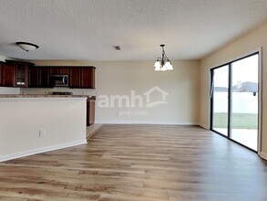 7344 Rapid River Dr E in Jacksonville, FL - Building Photo - Building Photo