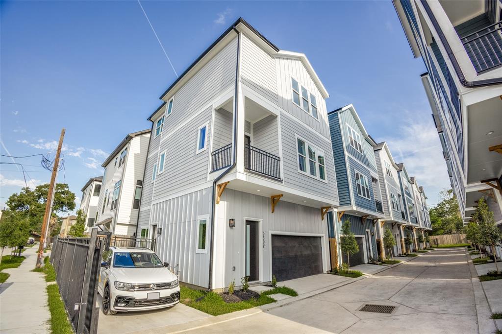 950 Fisher St in Houston, TX - Building Photo