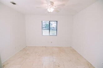 6646 E Lovers Ln in Dallas, TX - Building Photo - Building Photo