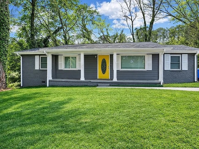 property at 3555 Meadowridge Dr SW