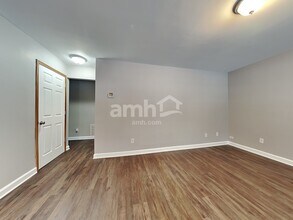 132 Bush Dr in Elwood, IL - Building Photo - Building Photo