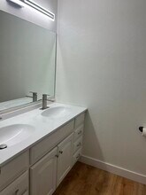 6465 Meadow Lark Ln in Las Vegas, NV - Building Photo - Building Photo