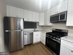 407 Firethorne Ct in Washington Township, NJ - Building Photo - Building Photo