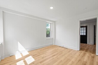 1125.5 McNeilly Ave in Pittsburgh, PA - Building Photo - Building Photo