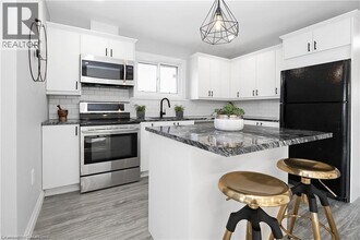 254 W 31st St in Hamilton, ON - Building Photo - Building Photo