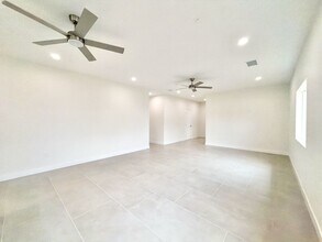 30127-30127 Avenida Juarez in Cathedral City, CA - Building Photo - Building Photo