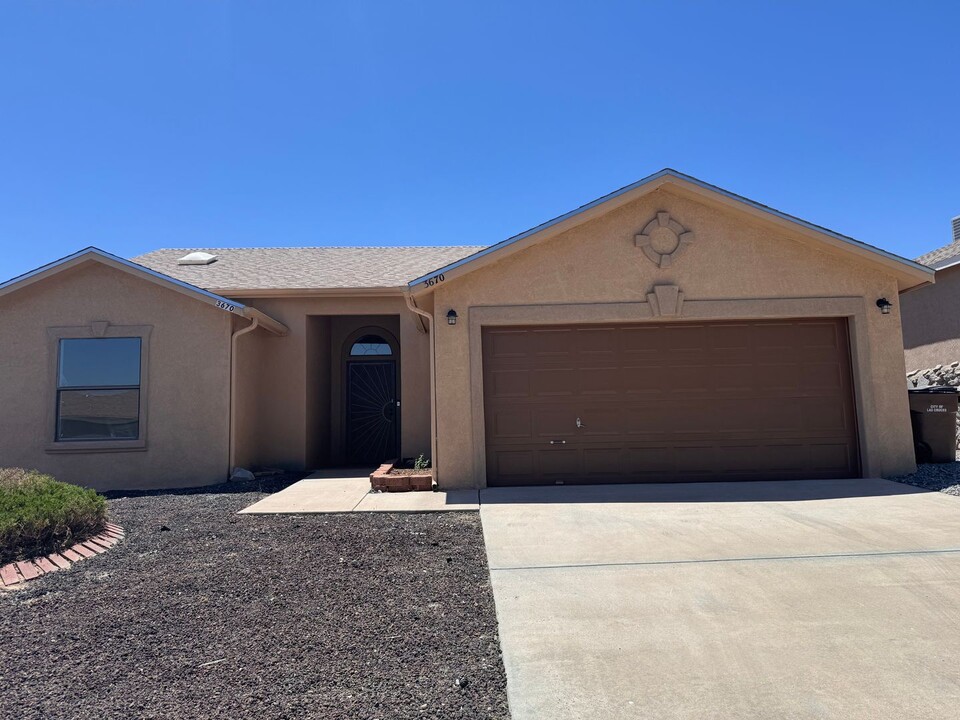 3670 Gem St in Las Cruces, NM - Building Photo