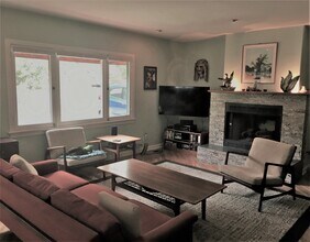 125 Brocadero Pl in Pasadena, CA - Building Photo - Building Photo