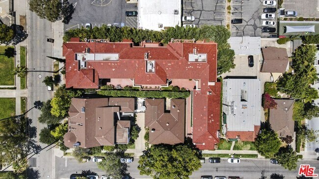 108 S El Molino Ave-Unit -106 in Pasadena, CA - Building Photo - Building Photo