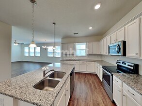 528 Pine Terrace Dr in Ruskin, FL - Building Photo - Building Photo