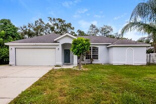 821 McArthur Ave in Sarasota, FL - Building Photo