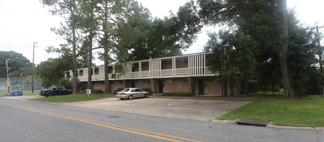 Park Studio Apartments in Baton Rouge, LA - Building Photo - Building Photo