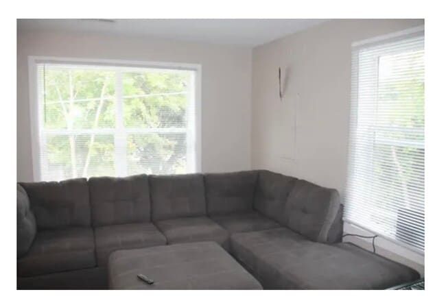 84 Curtice St E in St. Paul, MN - Building Photo - Building Photo