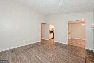 6052 Creekford Dr in Lithonia, GA - Building Photo - Building Photo