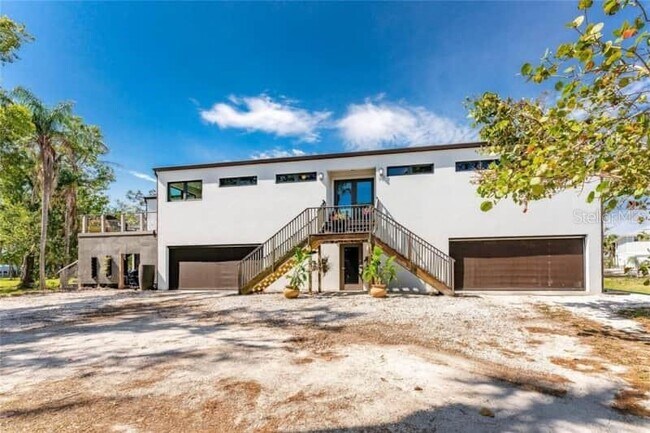 property at 760 S Oxford Dr