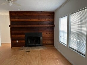 102 N Cir Dr in Ellenwood, GA - Building Photo - Building Photo