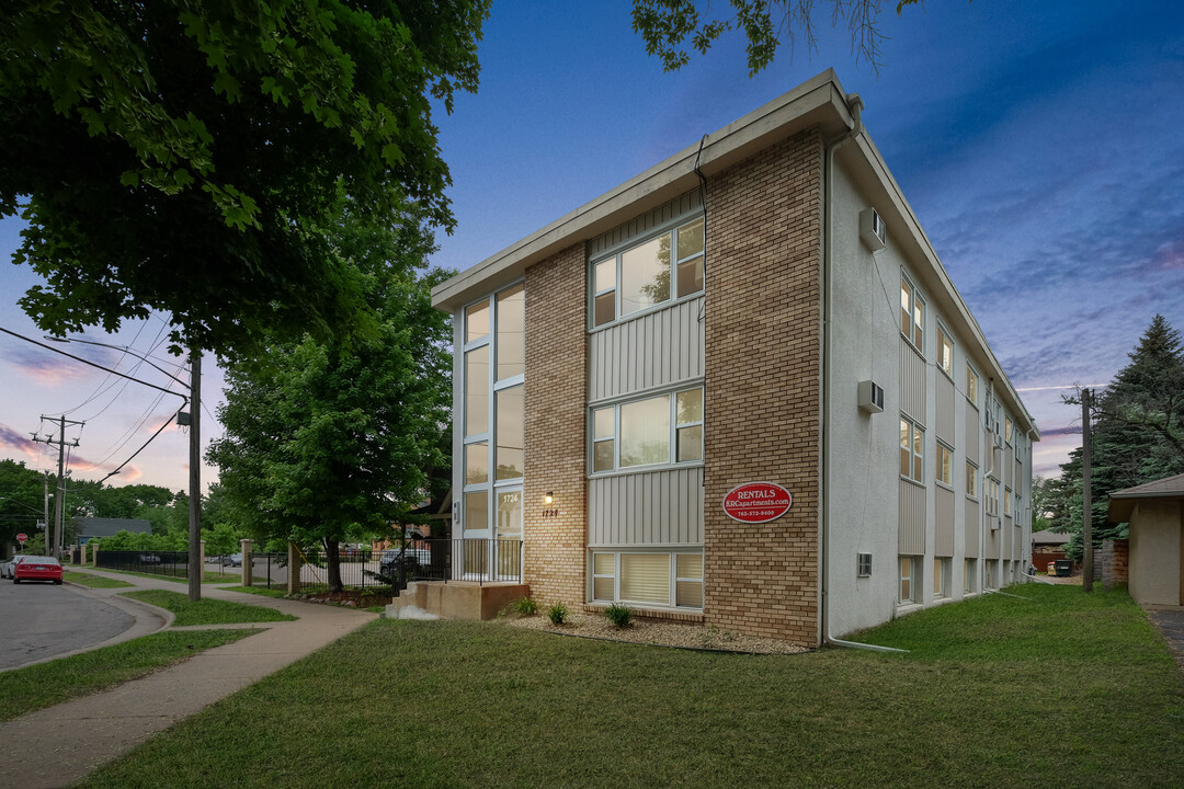 Sixth Street NE Apartments in Minneapolis, MN - Building Photo