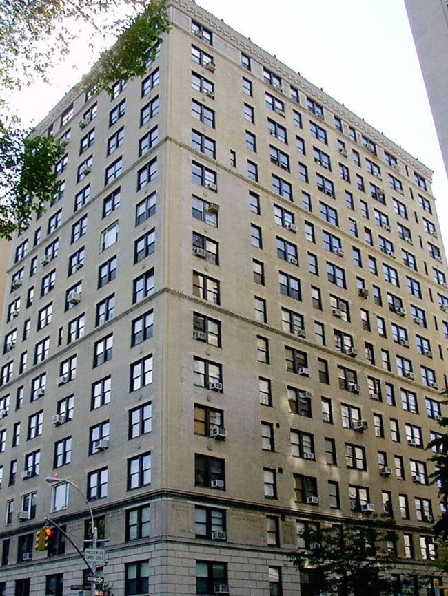 327 Central Prk W in New York, NY - Building Photo - Building Photo