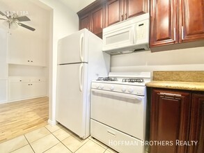 8407 Clinton Ave in Los Angeles, CA - Building Photo - Building Photo
