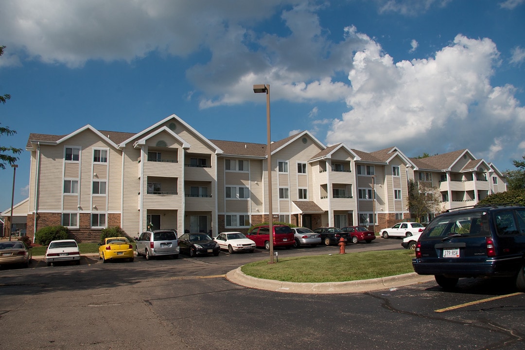 Rolling Prairie in Sun Prairie, WI - Foto de edificio