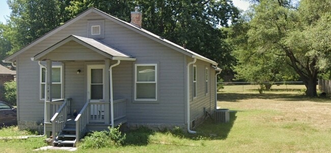 property at 1823 Windsor Dr