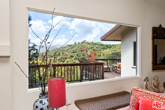 1410 N Topanga Canyon Blvd in Topanga, CA - Foto de edificio - Building Photo