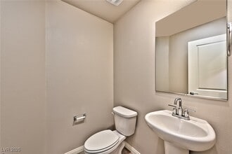 7850 W Shelbourne Ave in Las Vegas, NV - Building Photo - Building Photo