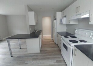 2422 Keele St in Toronto, ON - Building Photo - Building Photo