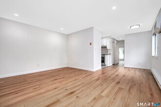 30 Riverside Ave in Stamford, CT - Building Photo - Building Photo