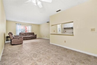 265 SW Lincoln Cir N in St. Petersburg, FL - Building Photo - Building Photo