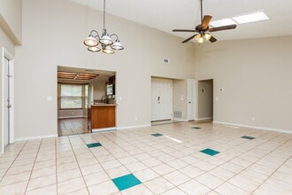 8612 Villa Nova St in Orlando, FL - Foto de edificio - Building Photo