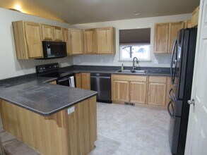 5770 N W Barnes St in Prineville, OR - Building Photo - Building Photo