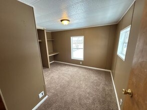 1831 Perrysville Rd in Danville, IL - Foto de edificio - Building Photo