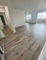 Sun Harbour Apartments in Redondo Beach, CA - Building Photo