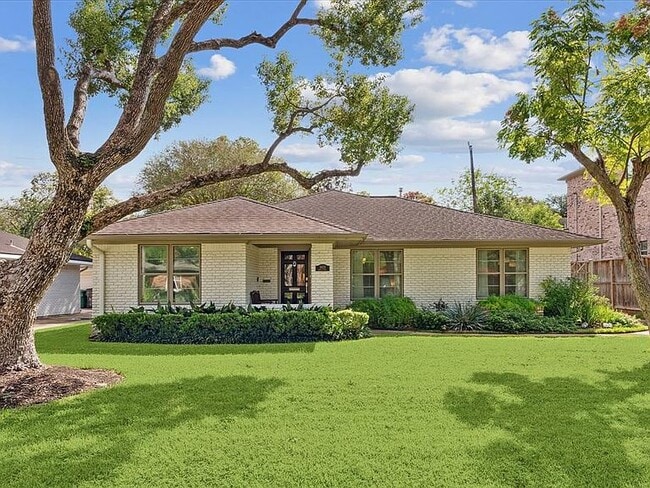 property at 3423 Norris Dr