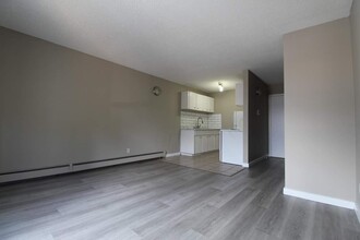 Priya Place in Edmonton, AB - Building Photo - Building Photo