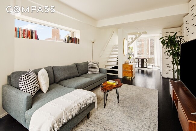 130 W 20th St in New York, NY - Building Photo - Building Photo