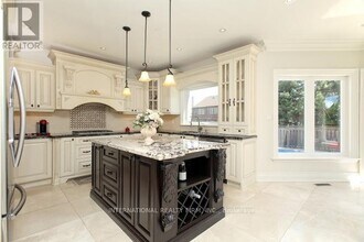 7 Elderwood Dr in Richmond Hill, ON - Building Photo - Building Photo