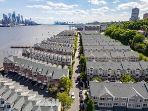 235 Price Ct in West New York, NJ - Building Photo - Building Photo