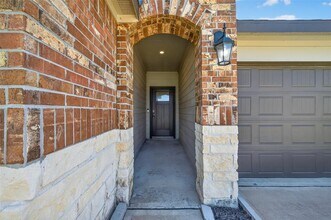 610 Hidden Brk Dr in Baytown, TX - Building Photo - Building Photo