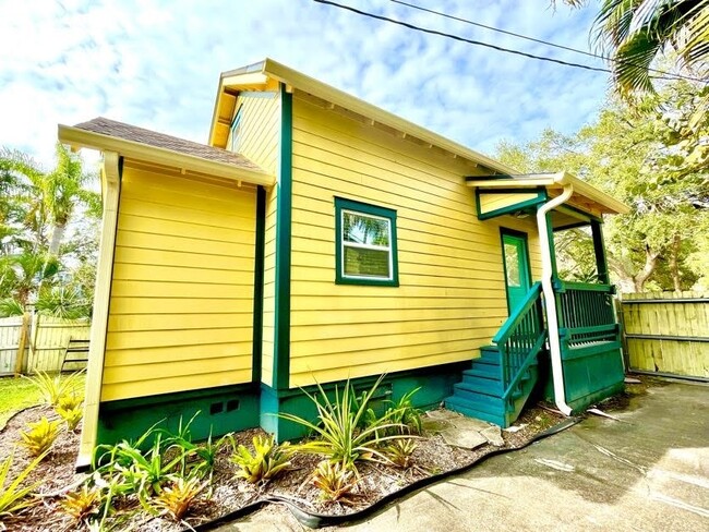 471 11th Ave S in St. Petersburg, FL - Building Photo - Building Photo