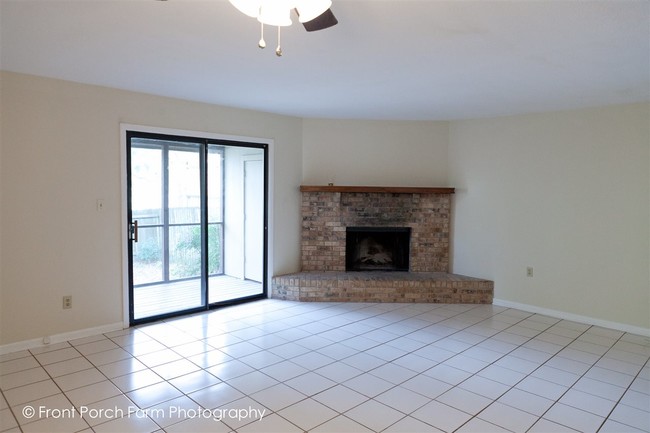 3756 Donovan Dr in Tallahassee, FL - Building Photo - Building Photo