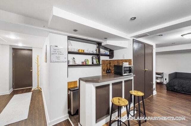 66 Round Hill St-Unit -2 in Boston, MA - Building Photo - Building Photo