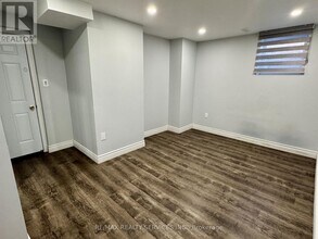 34 Elverton Cres in Brampton, ON - Building Photo - Building Photo