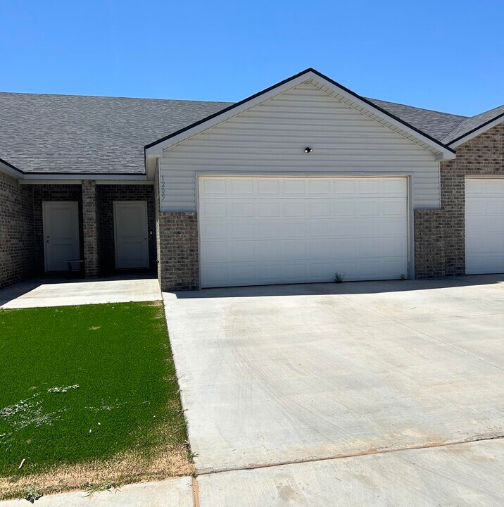 1205 N Evanston Ave in Lubbock, TX - Building Photo