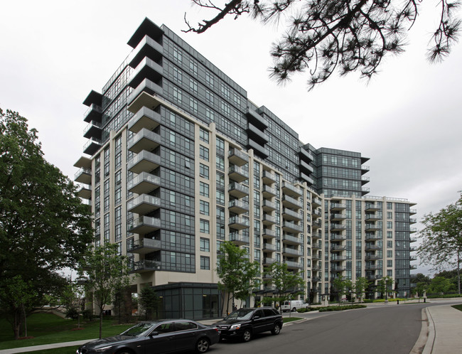 The James Club in Toronto, ON - Building Photo - Building Photo